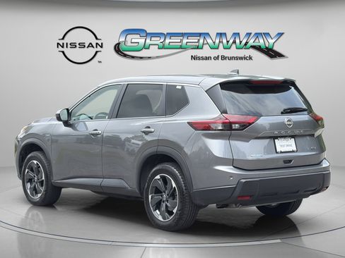 Used 2024 Nissan Rogue SV FWD image 5