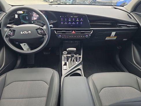 New 2026 Kia Niro EX FWD image 12