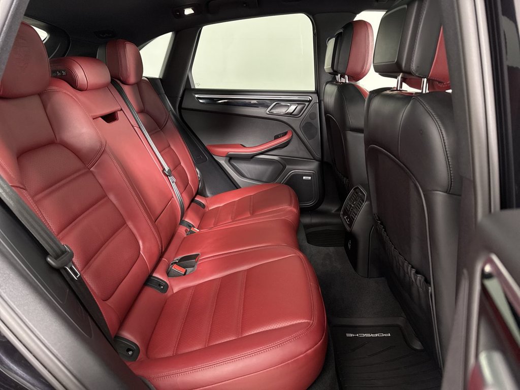 Certified 2023 Porsche Macan AWD/4WD image 22