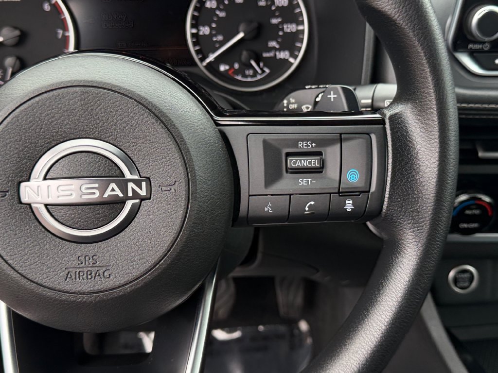 Used 2023 Nissan Rogue SV AWD/4WD image 19