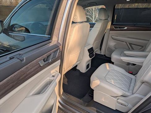 Used 2025 Volkswagen Atlas SEL Premium R-Line image 28
