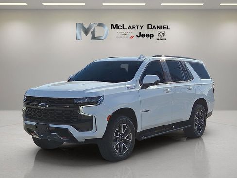 Used 2023 Chevrolet Tahoe Z71 w/ Luxury Package image 2