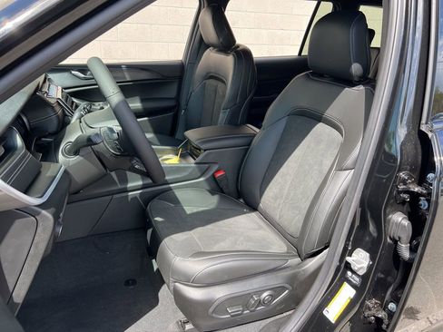 New 2025 Jeep Grand Cherokee L Laredo AWD/4WD image 22