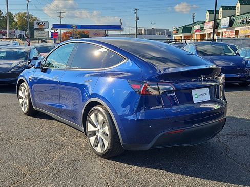 Used 2022 Tesla Model Y Long Range image 2