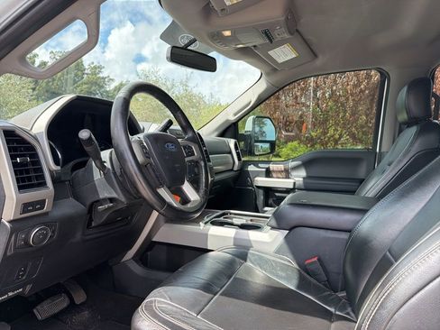 Used 2019 Ford F250 Lariat w/ Lariat Value Package image 11