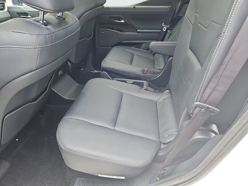 Used 2025 Lexus GX 550 w/ Accessory Package (2T) AWD/4WD image 26