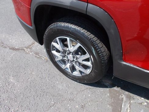 Used 2023 GMC Acadia SLT image 9