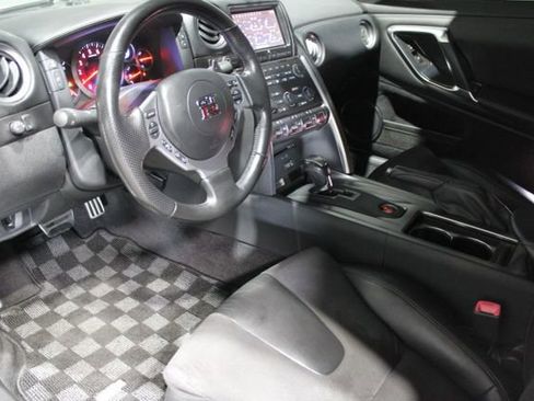 Used 2010 Nissan GT-R Premium image 5