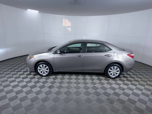 Used 2016 Toyota Corolla LE FWD image 5