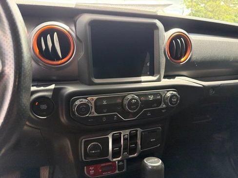 Used 2022 Jeep Gladiator Mojave w/ LED Lighting Group AWD/4WD image 21