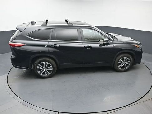 Used 2023 Toyota Highlander XLE AWD/4WD image 41