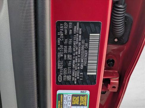 Certified 2025 Hyundai Elantra Sport FWD image 23