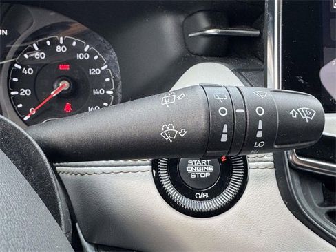 Used 2023 Jeep Compass Limited image 10