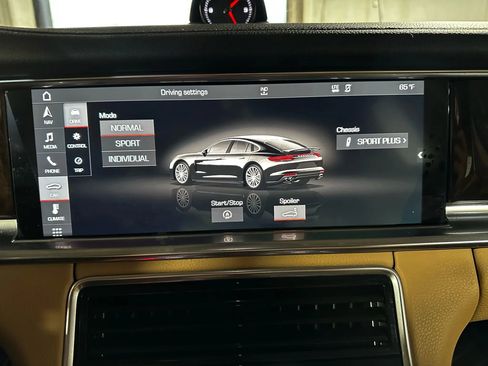 Used 2018 Porsche Panamera 4 image 25