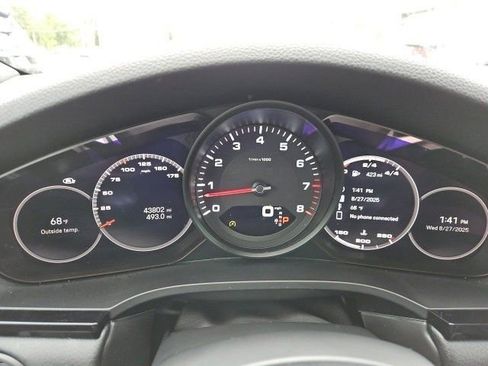 Used 2022 Porsche Cayenne Platinum Edition image 19