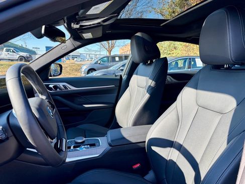 Used 2025 BMW i4 xDrive40i image 17