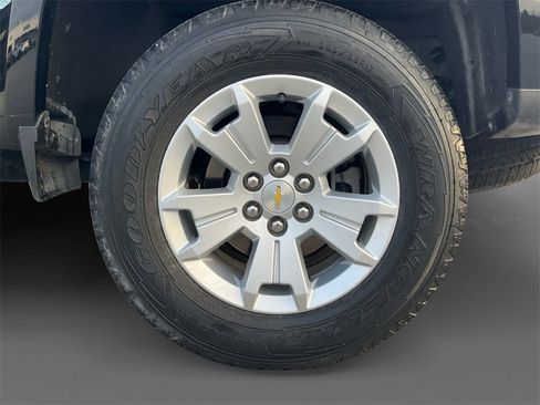 Used 2022 Chevrolet Colorado LT w/ LT Convenience Package image 8