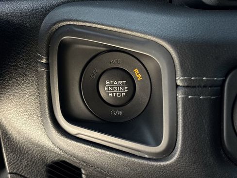 Used 2024 Jeep Wrangler Unlimited Rubicon image 13