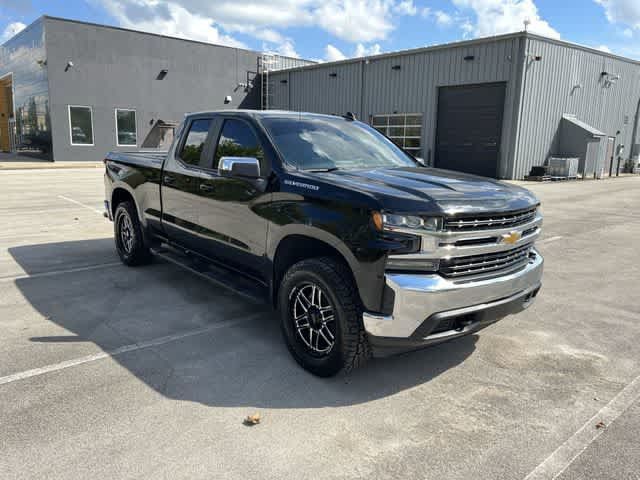 Used 2020 Chevrolet Silverado 1500 LT w/ Trailering Package AWD/4WD image 3