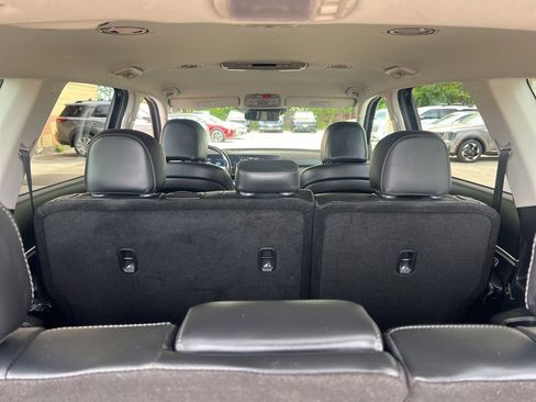 Certified 2025 Kia Telluride LX FWD image 13