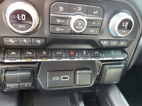 Used 2021 GMC Sierra 1500 Denali w/ Technology Package AWD/4WD image 24