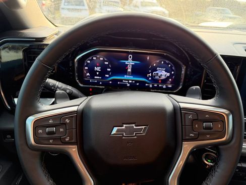 Used 2025 Chevrolet Silverado 1500 LT Trail Boss w/ Convenience Package II AWD/4WD image 21
