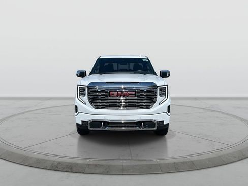 Used 2026 GMC Sierra 1500 Denali w/ Technology Package AWD/4WD image 3