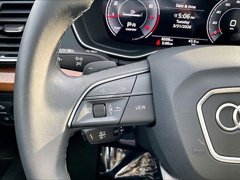 Used 2023 Audi Q5 2.0T Prestige w/ Prestige Package image 11