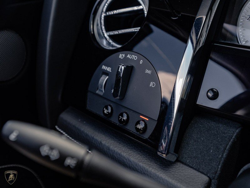 Used 2017 Rolls-Royce Ghost RWD image 33