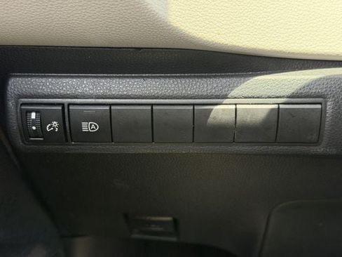 Used 2022 Toyota Corolla LE FWD image 21