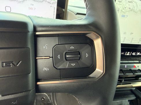 Used 2025 GMC Hummer EV 2X w/ LPO, Cargo Utility Package image 31