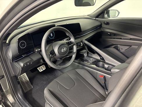 New 2025 Hyundai Elantra SEL FWD image 15