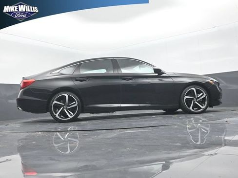 Used 2018 Honda Accord Sport image 24