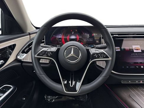Used 2025 Mercedes-Benz E 350 Sedan image 12