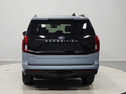 Used 2025 Ford Expedition Active AWD/4WD image 6