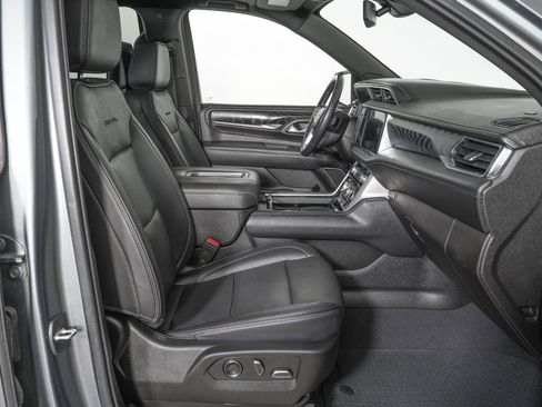 Used 2021 GMC Yukon Denali w/ LPO, Illumination Package image 9