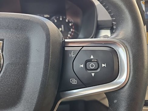 Used 2019 Volvo XC40 T5 Momentum AWD/4WD image 42