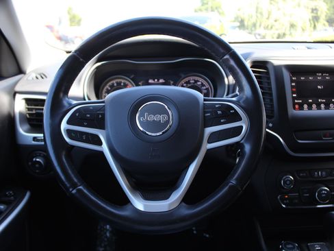 Used 2019 Jeep Cherokee Sport AWD/4WD image 31