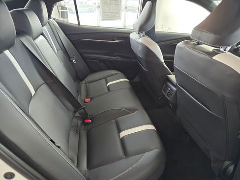 Used 2025 Toyota Camry SE image 43