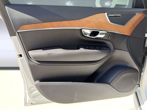 Used 2021 Volvo XC90 T6 Momentum image 21