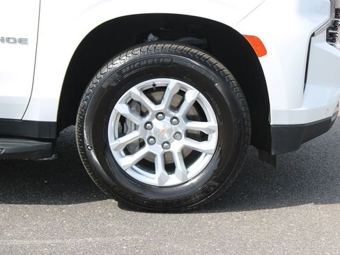 Used 2022 Chevrolet Tahoe LT w/ Luxury Package RWD image 12