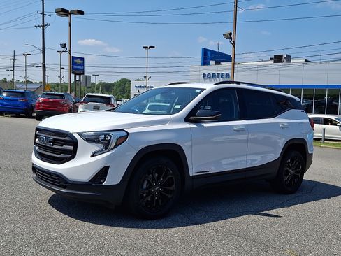 Certified 2021 GMC Terrain SLE w/ Driver Convenience Package FWD image 3