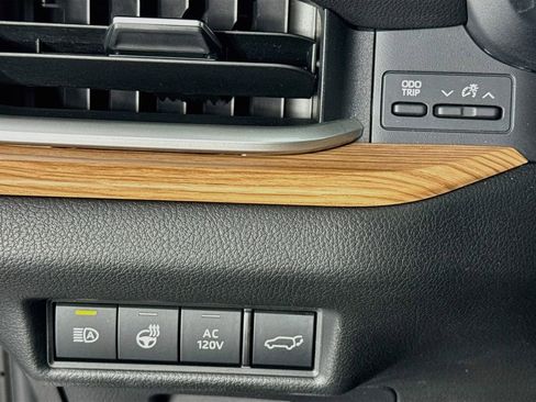 Used 2025 Toyota Grand Highlander AWD Hybrid image 15
