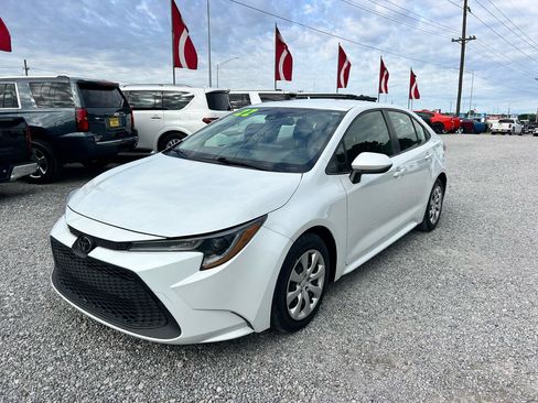 Used 2022 Toyota Corolla LE FWD image 16