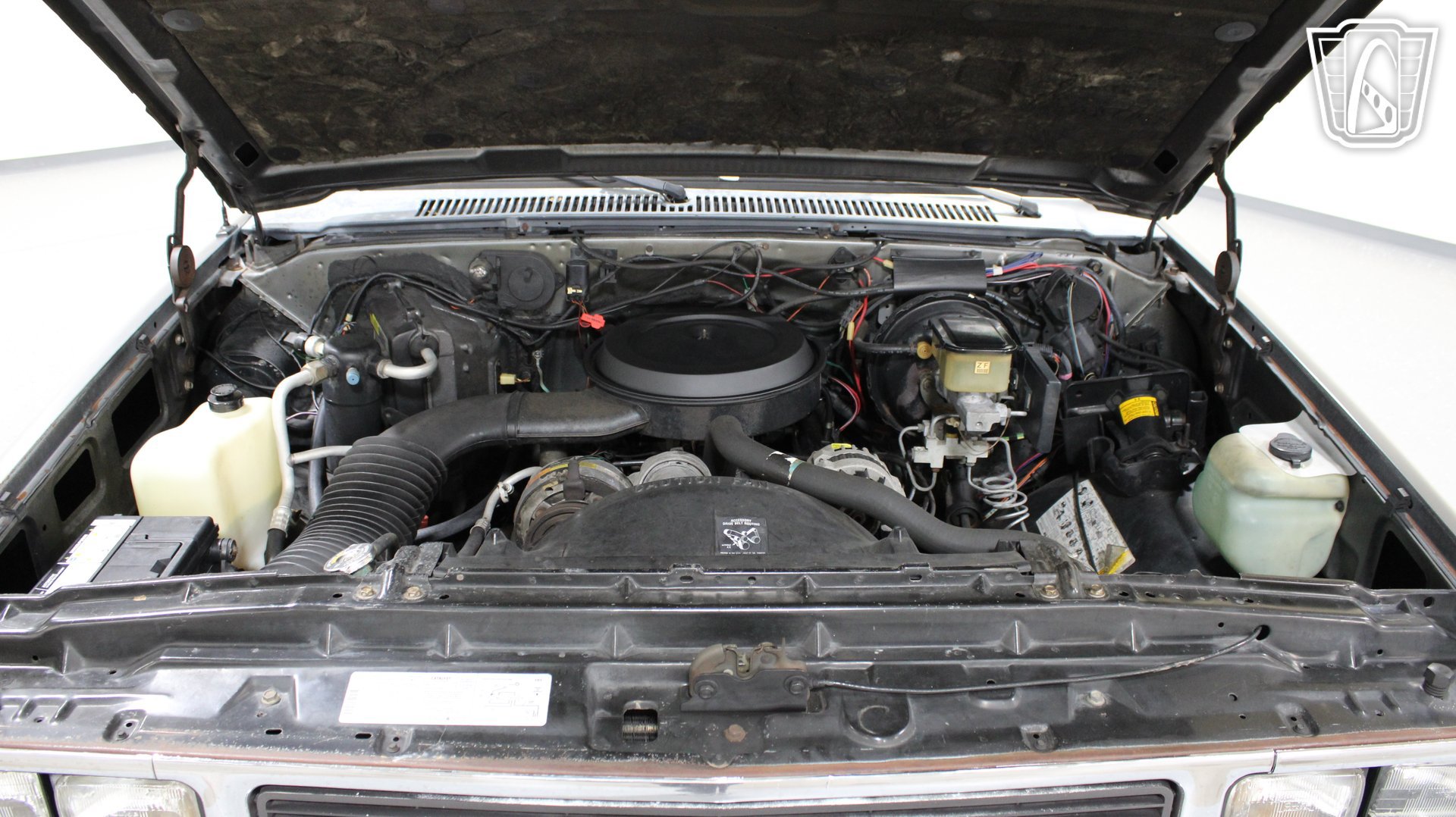 Used 1990 GMC Suburban 2WD image 16