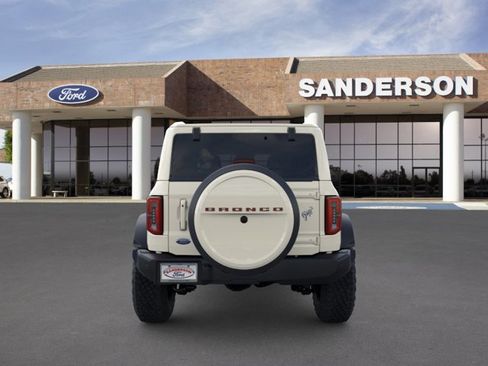 New 2026 Ford Bronco Outer Banks w/ Sasquatch Package AWD/4WD image 5