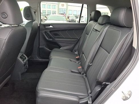 Certified 2023 Volkswagen Tiguan SE w/ Panoramic Sunroof Package AWD/4WD image 13