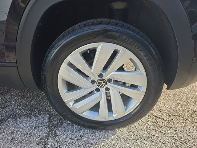 Used 2022 Volkswagen Atlas Cross Sport SE FWD image 29