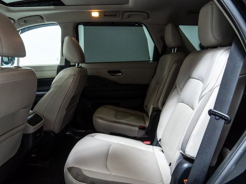 Used 2022 Nissan Pathfinder SL w/ SL Premium Package image 25