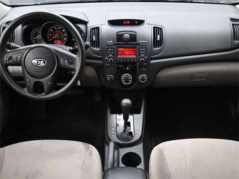 Used 2010 Kia Forte EX image 18